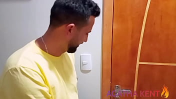 Preview 2 of Sexearbi - O que a gente n&atilde_o faz pelo n&uacute_mero de uma gostosa