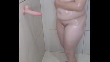 Preview 1 of South African Bachelorette Party - Me masturbei tomando banho bem gostoso