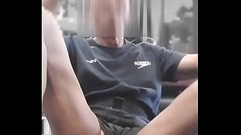 Preview 4 of Fat Cukur - Exhib de ma bite toute raide dans la salle de musculation pendant mon hip thrust