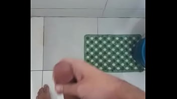 Preview 3 of Mommy Hot Sex Full Hd - Punheta no Banheiro