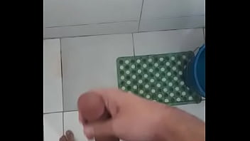 Preview 4 of Mommy Hot Sex Full Hd - Punheta no Banheiro