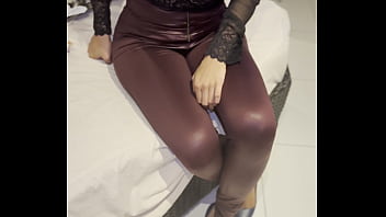 Preview 1 of Vhs Espaa - Beldade advogada aceitou convite do cliente para sexo anal sem camisinha