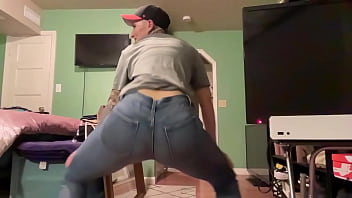 Preview 1 of Black Sex Porn Videos - Can&#039_t Stop Won&#039_t Stop by King Combs (ft Kodak Black) Twerking Elle edition