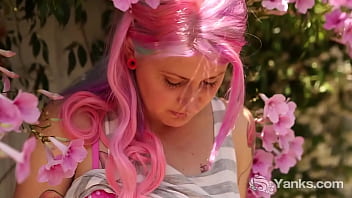 Preview 2 of Bak Bozorg - Pink Haired Yanks Babe Zahra Toying Her Pussy
