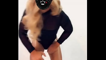 Preview 3 of Teen Fuck Gang Throat Slappe - Body negro tacones negros