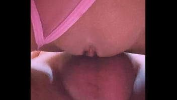Preview 3 of Fat Lesbian Facesitting - Le encanta que la grabe de todos los &aacute_ngulos,  me la aprieta rico