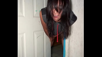Preview 3 of Rehati Xxx - Ella se quedo atorada en la puerta y yo aproveche para penetrarla y hacerla gemir.