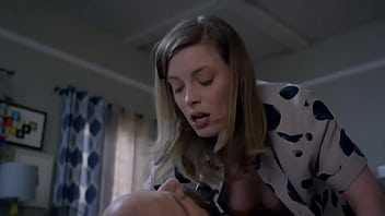 Preview 2 of Kerala Hoswif - Gillian Jacobs sexy - Love s01e01 (2016) 720p