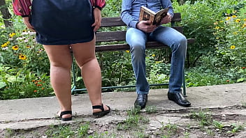 Preview 3 of Brazzers Newporn - Big ass milf pee next to me in the park on a bench