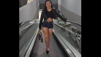 Preview 1 of Nude Ivka - E ai,  vc quer namorar comigo?Passear de m&atilde_os dadas no shopping,  topa?
