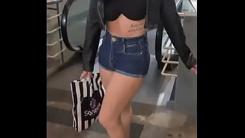 Preview 4 of Nude Ivka - E ai,  vc quer namorar comigo?Passear de m&atilde_os dadas no shopping,  topa?