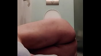 Preview 3 of Mom Hoy Son - Ysogay geil auf dem Klo