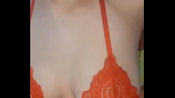 Preview 1 of Badar And Satar - Chica latina de hermosas tetas haciendo una videollamada