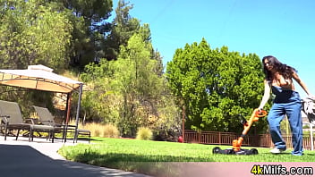 Preview 1 of 3gp King Porn Dow - Busty MILF wife doing the lawn then fuck