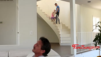 Preview 2 of Xxx Sex Cat Seil Blod - Step Mom Needed A Lil Help- Kennedy Kressler