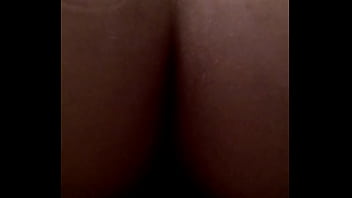 Preview 1 of Xxx Holdin - Namorada branquinha sentando gostoso