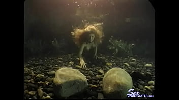 Preview 4 of Sani Loin Xxx Video Full - Brande Roderick&#039_s Striptease Underwater