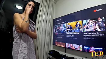 Preview 2 of Stoks Family Porn - Uma novinha de 18 anos quase fez seu primeiro porn&ocirc_ e acabou dan&ccedil_ando a carona do Ted peladinha - Gabrielly Oliveira - Caroline Moraes