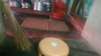 Preview 4 of Actress Story Xossip - Indian sexy aunty plate cleaning video