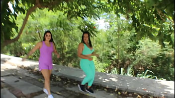 Preview 1 of Beeg Gujarat - Mi hermanastra me folla el co&ntilde_o en un Uber