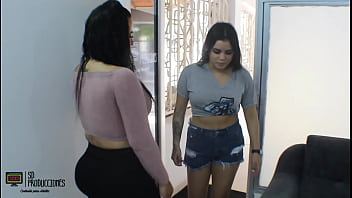 Preview 2 of Lesbian Massa Rooms - Llego a un trato con la moza de mi esposo y le follo el co&ntilde_o