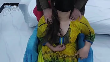 Preview 1 of Emo Twinks Interracial - XXX Pakistani Housewife Body Massage By A Stranger Infront Of Her Cuckold Husband Than Fucking With Clear Hindi Audio