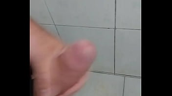 Preview 4 of Black Mother Sex Son - Gozada no banho