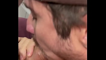 Preview 4 of Xxxviedos Hd 2017 - Rick paix&atilde_o pagando um boquete no coroa no banheiro