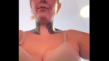 Preview 4 of Asian Anal Nurse - Influencie famosa n&atilde_o percebe que foi treinar de suti&atilde_ na academia!Os marombas passava e ficava olhando ela toda molhadinha que escorria pelas pernas at&eacute_ a buceta molhar.