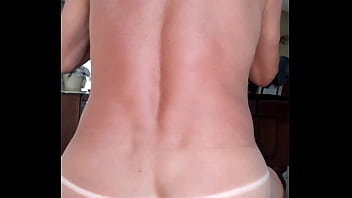 Preview 1 of My Step Mother Tectme Sex - Essayer sur soi des plugs et se les mettre dans son petit trou