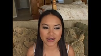 Preview 1 of Old Man Yang Garl Xnxx - Asian chick loves to ride dick and blow it staying on her knees