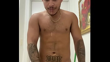 Preview 1 of Video Mp4 Fuck Downlod - Novinho Dotado Pauzudo se Masturbando e Gozando Masturba&ccedil_&atilde_o
