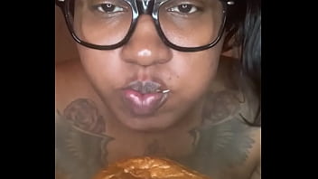 Preview 4 of Big Faty Mom - So listen I&rsquo_m into food call me foodie hazelnutxxx