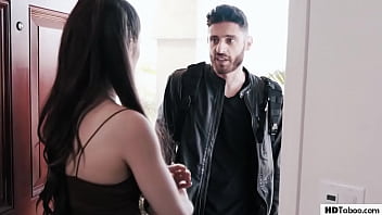 Preview 1 of 12 Inch Lammbe Lund Se Chudai - Stepsister offers her pussy to a criminal to save her stepbrother&#039_s freedom - Spencer Bradley