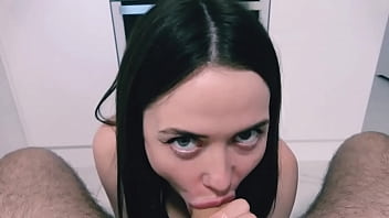 Preview 3 of Horse And Women Sex - Suihin tehty pukuhuoneessa myym&auml_l&auml_ss&auml_