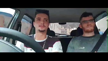 Preview 2 of Amma Anal Tube - Carmona e Erick Diaz batendo uma punheta ate gozar dentro do carro no centro de SP