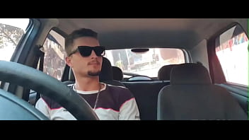 Preview 1 of Amma Anal Tube - Carmona e Erick Diaz batendo uma punheta ate gozar dentro do carro no centro de SP
