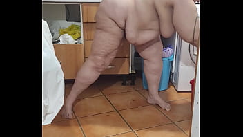Preview 1 of Sci Fi Anal 3somes - Coolmarina. Meada abundante en el suelo de la cocina y le da tanto gusto que se folla al palo