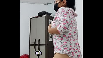 Preview 3 of Bangladase Xxx Hd 2018 - MILF with a beautiful ass dances showing it and showing her big nipples