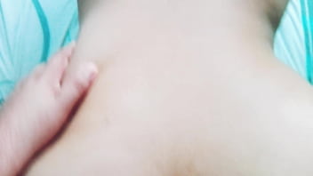 Preview 3 of Brutal Sex Virgin Vagina - Cogiendo a mi novia gordita en la cama con tanga roja piernas abiertas