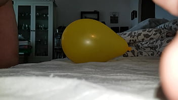 Preview 1 of Vikki Jerk - Chubby guy balloon bursting