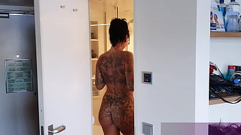 Preview 1 of Www Beeg Pakista - Deutsche dicke titten escort tattoo milf rasiert pussy unter der dusche
