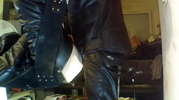 Preview 2 of Mfc Tityfuck - daddy baiser sur un slig par un master cuir.
