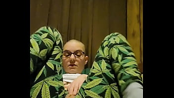 Preview 3 of Butey Big Baabs - Alt pawg in ripped leggings fucks her pussy with dildo