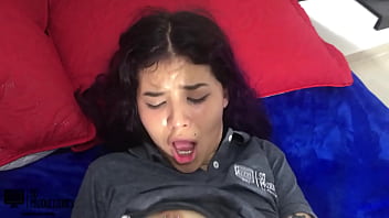 Preview 1 of Pancut Atas Badan Awek - Entro a la casa y encuentro a mi hermanastra bien cachonda y me la follo PARTE 2