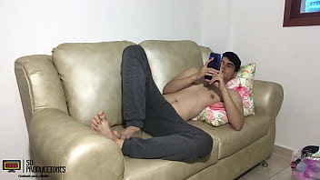 Preview 1 of Ben 10 Porn Footjob - La cachonda de mi hermanastra se traga mi leche