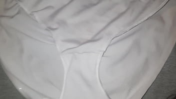 Preview 1 of Teen And Older - Corrida r&aacute_pida en los panties de encaje de mi amiga
