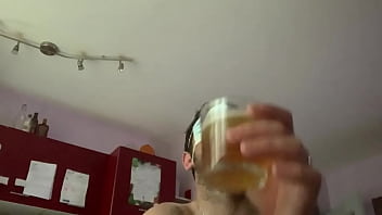 Preview 1 of Gloria Diaz - I drink m&rsquo_y piss