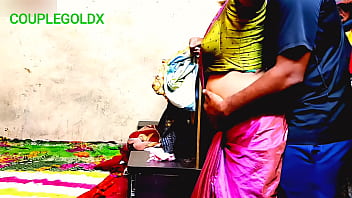 Preview 1 of Threesomes Xnxx - कोमल।। गांव में पुराने दोस्त चुपचाप घर में बुलाके चुदवाया