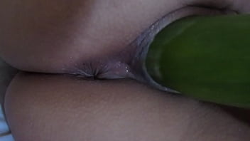 Preview 2 of Brathr Sistr Hd Sxye Video - Me masturbando na cama do meu cunhado enquanto ele aprecia e filma.